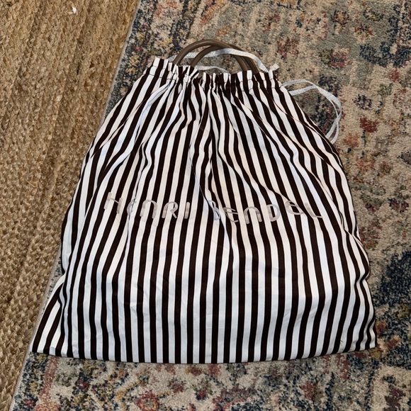 Authentic Washed Calfskin Drawstring Tote Beige - Picture 6 of 9